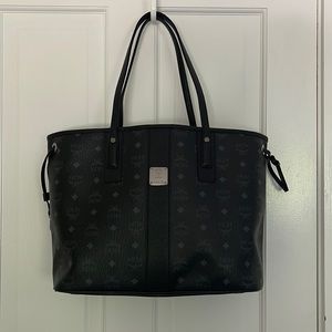 MCM Medium Liz Reversible Shopper w/Removable Pouch